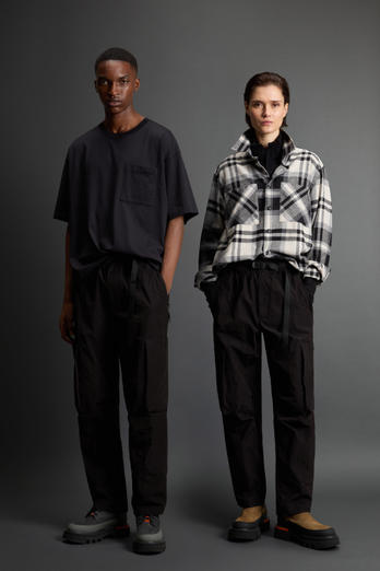 Pants in Olmetex Cotton and Nylon Blend by Todd Snyder Black photo 1 | Woolrich