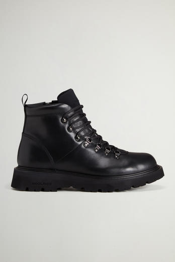 Hiking Boots in Calfskin Leather Black photo 1 | Woolrich