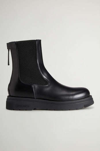 Chelsea Boots with Zipper in Calfskin Leather Black photo 1 | Woolrich