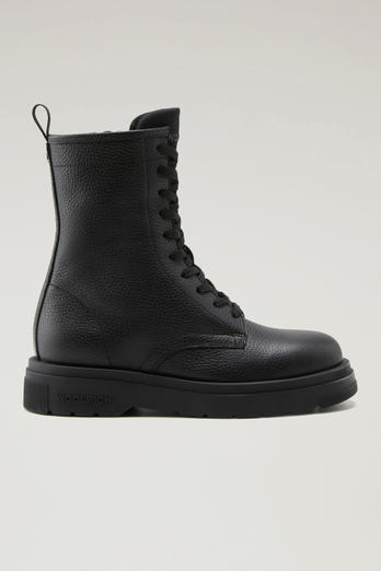 New City Boots in Tumbled Leather Black photo 1 | Woolrich