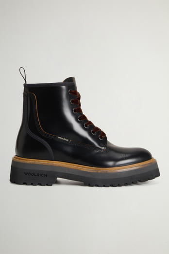 Main Combat Boots in Calfskin Leather Black photo 1 | Woolrich
