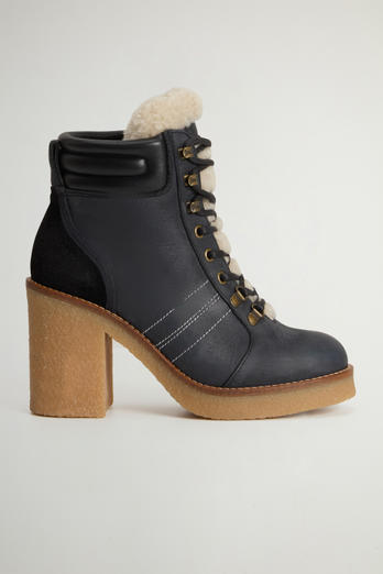 Landhill Ankle Boots in Suede Black photo 1 | Woolrich